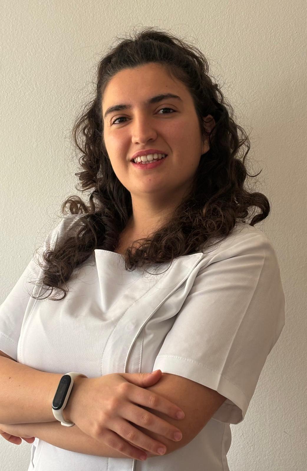 Foto professionale di Sara Florio, massaggi Monza Brianza, massaggi Milano, massaggiatrice Monza Brianza, specializzata in massoterapia e trattamenti benessere